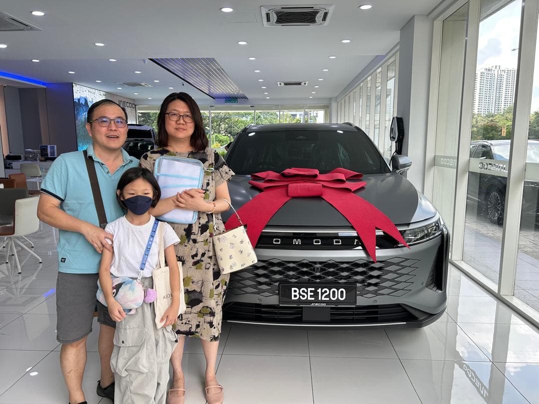 Customer collecting a Omoda C9 at Apple Autotech Sdn. Bhd., Bukit Jalil