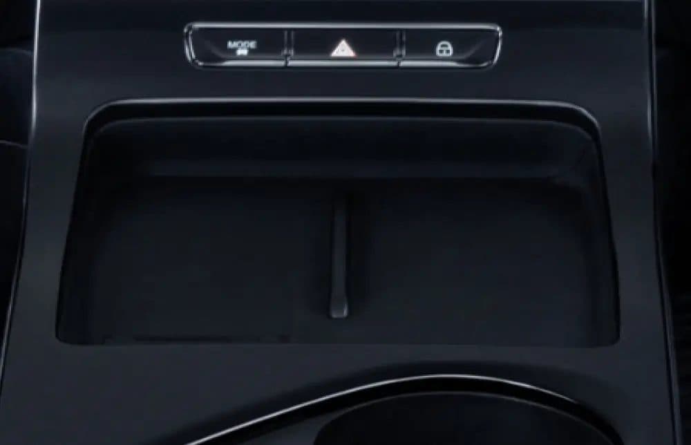 Jaecoo J5 EV centre console storage