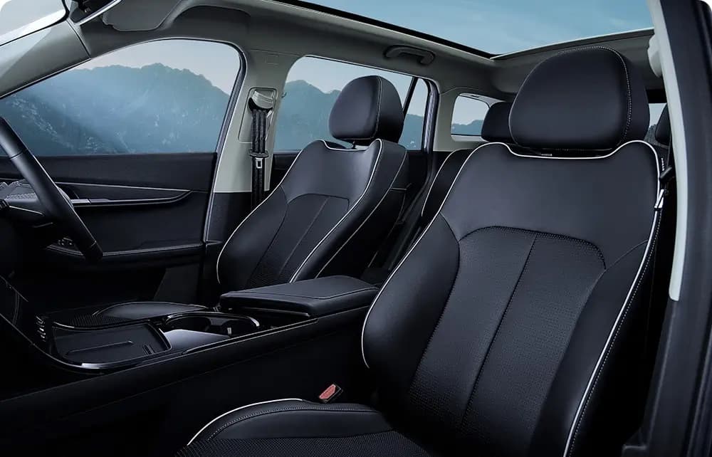 Jaecoo J5 front seats