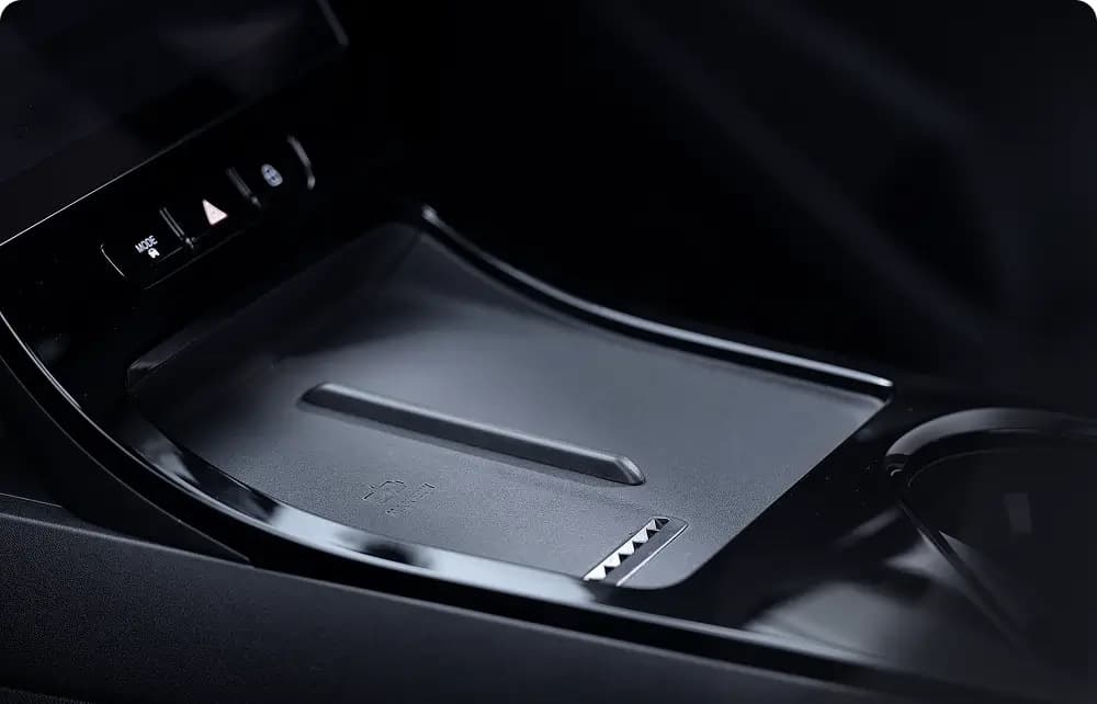 Jaecoo J5 wireless charging pad