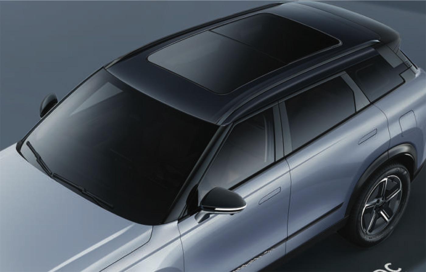 Jaecoo J7 PHEV seen from above with its black roof