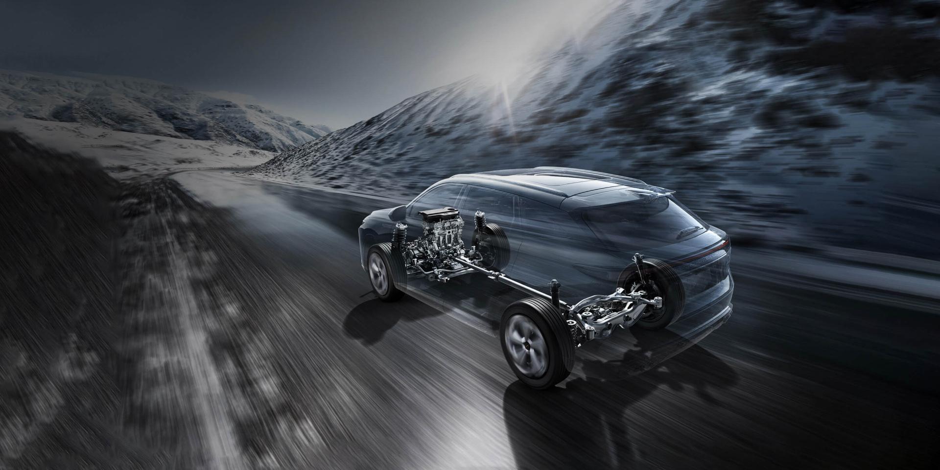 Omoda C9 drivetrain cutaway on the move