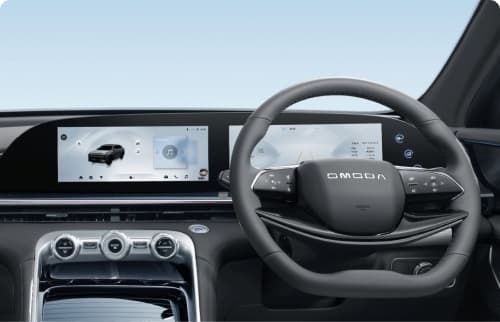 Omoda C9 curved display