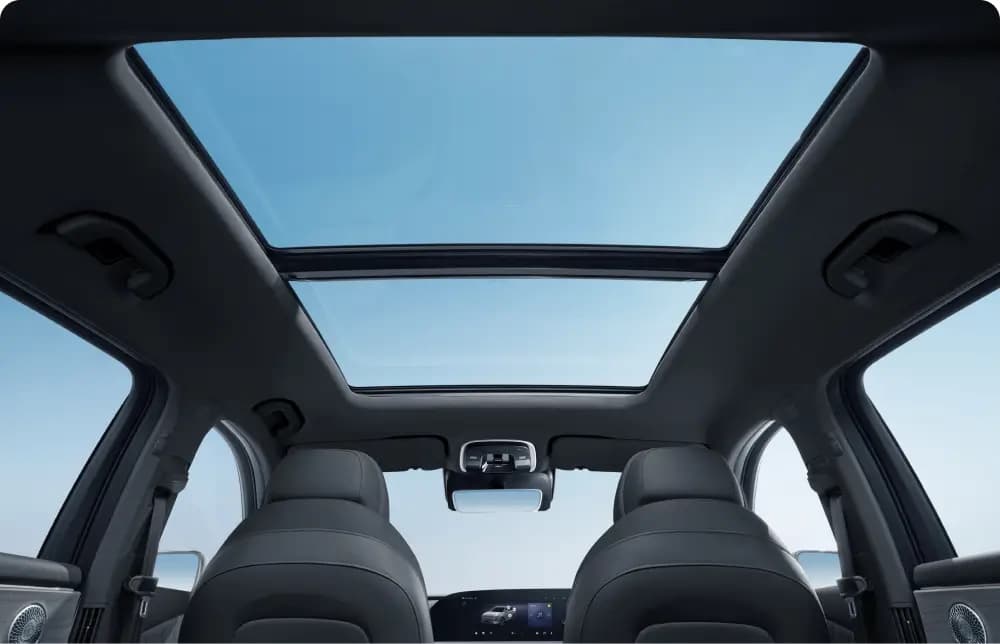 Omoda C9 PHEV panoramic sunroof
